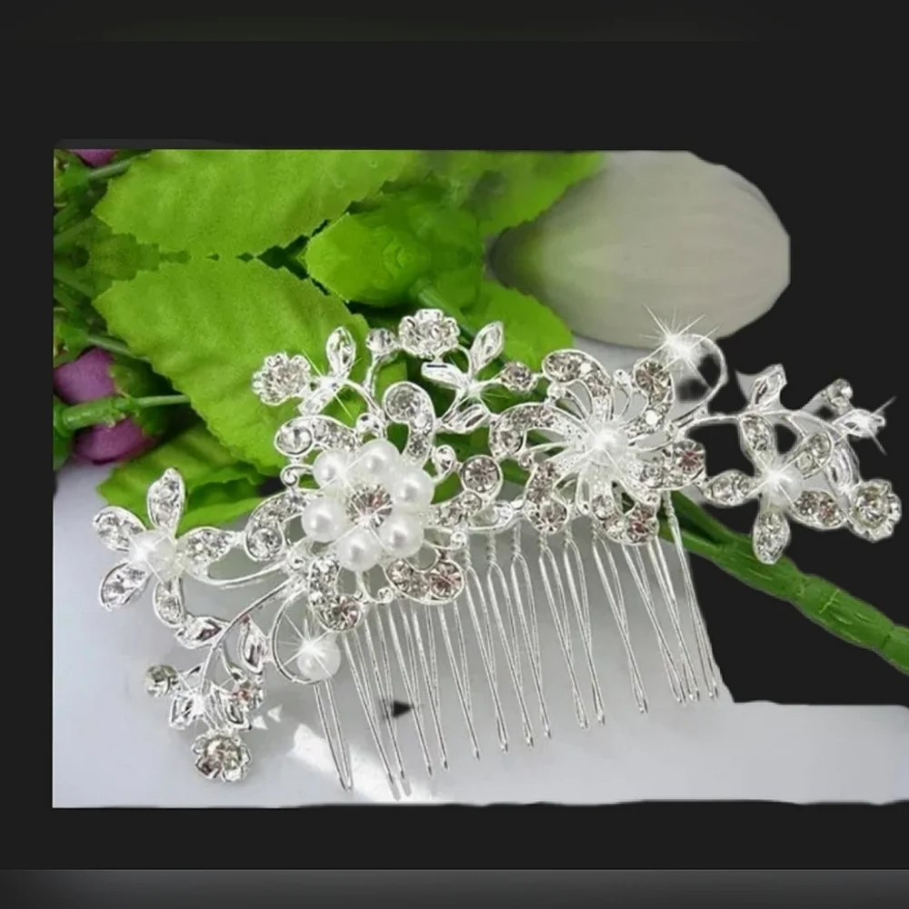 White Pearl Floral Fancy Bridal Hair Comb  New